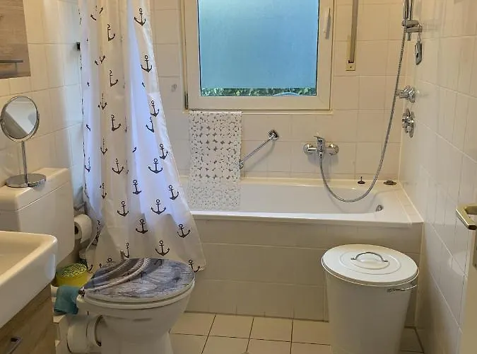 Wohlfuehlferienwohnung Mit Terrasse In Bensberg Lägenhet *