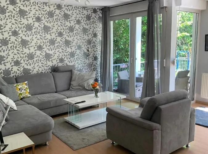 Lägenhet Wohlfuehlferienwohnung Mit Terrasse In Bensberg